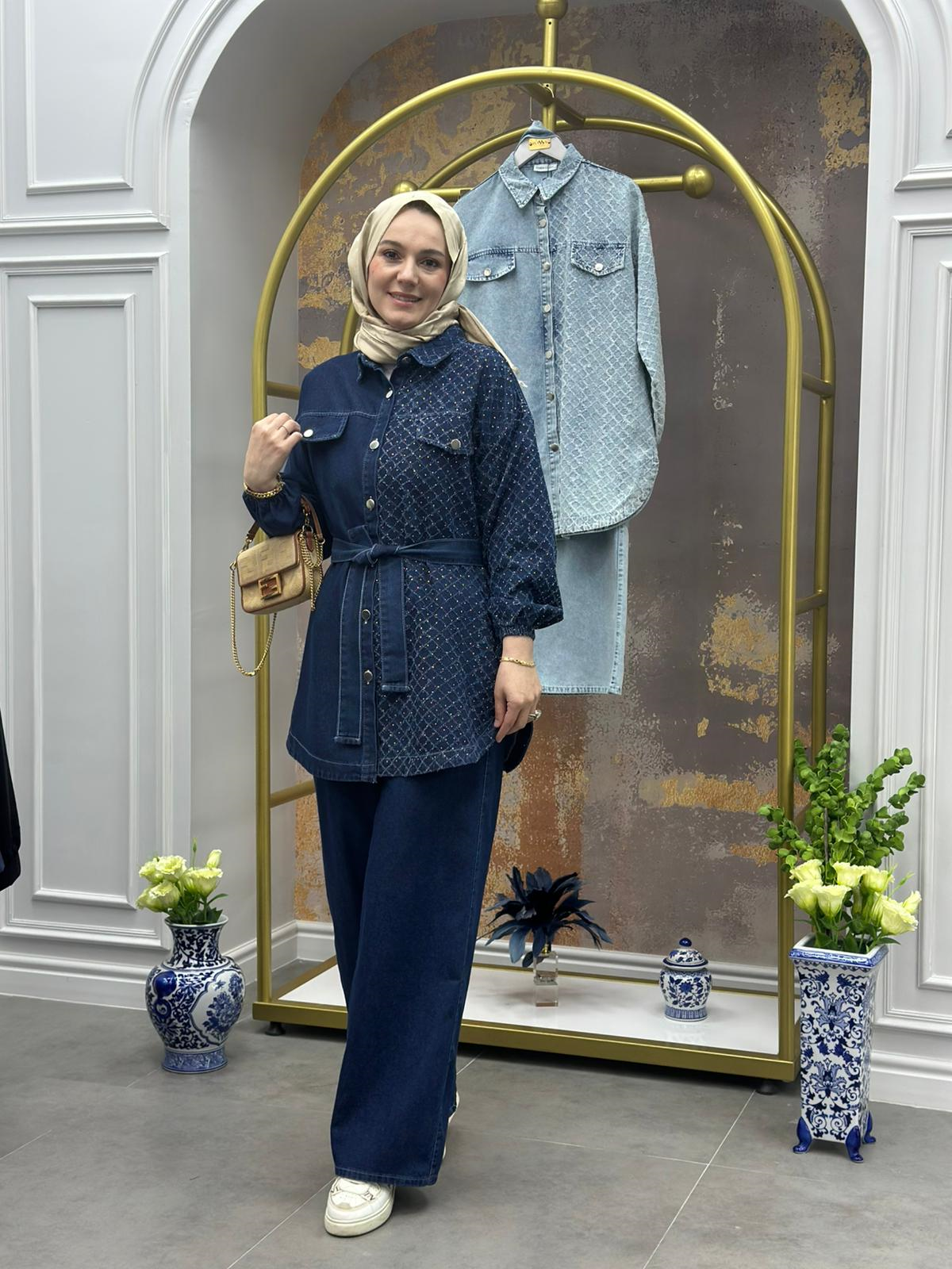 denim pailleté Ensemble denim foncé pailletés sur les côtés